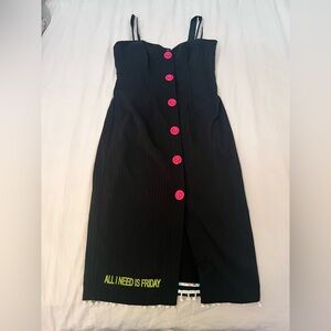 Unique Friday Black Midi Dress with Big Pink Buttons